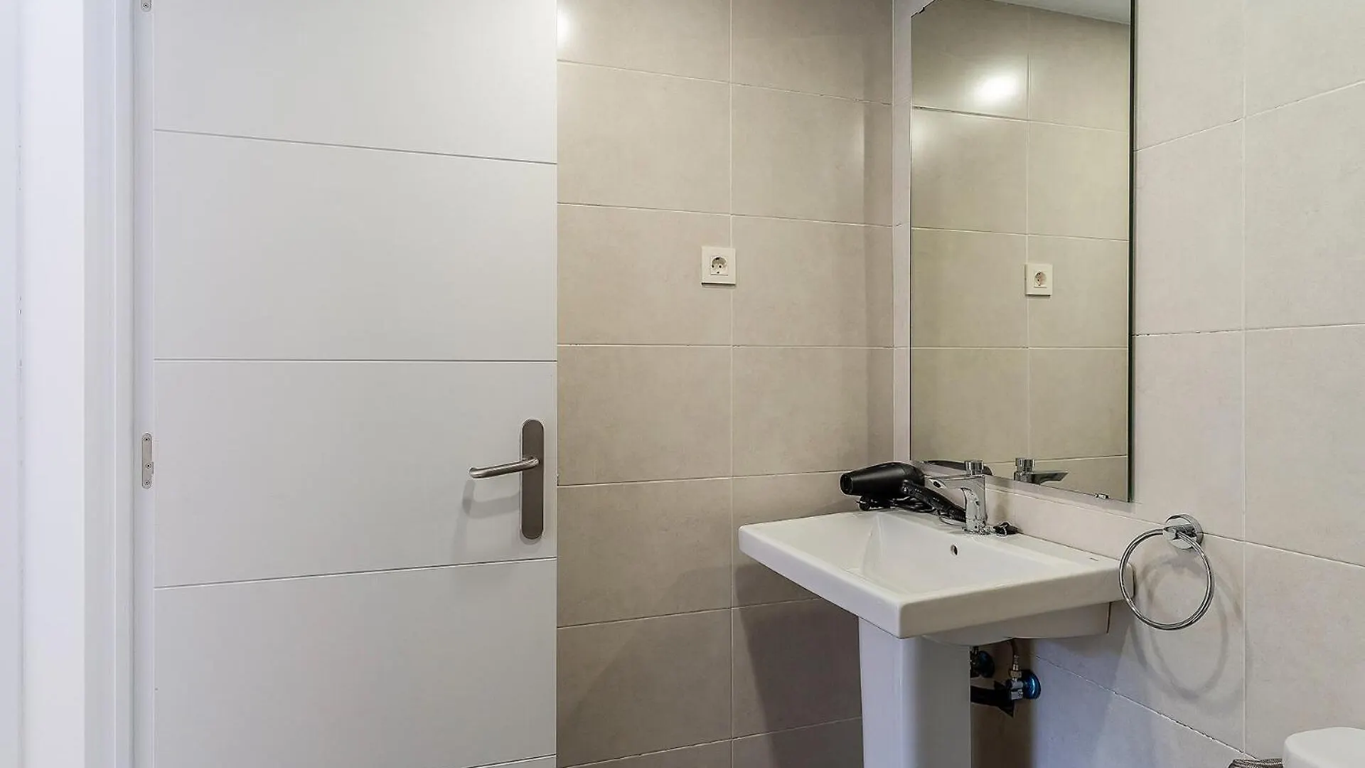 4237 - Ab Santa Coloma III Apartment Barcelona